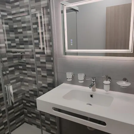 Serene Luxury With Pool - Viento Azul Appartement